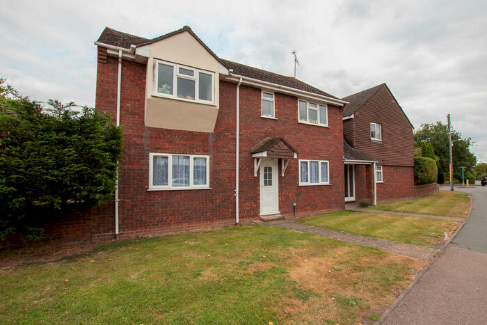 2 Bedroom Flat To Rent In Flackwell Heath, High Wycombe, HP10