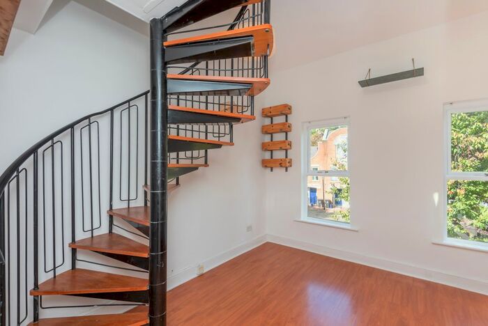 2 Bedroom Flat To Rent In Ridley Road, London, E8