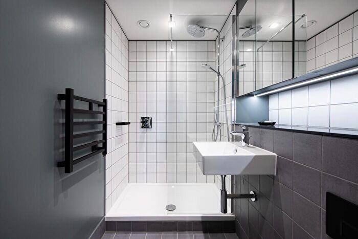 2 Bedroom Apartment To Rent In Kampus Apt South Block, Chorlton Street, Manchester, Greater Manchester, M1