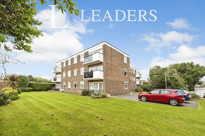 2 Bedroom Flat To Rent In Sea Lane, Rustington, BN16