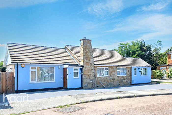 4 Bedroom Bungalow For Sale In Stanley Close, Romford, RM2