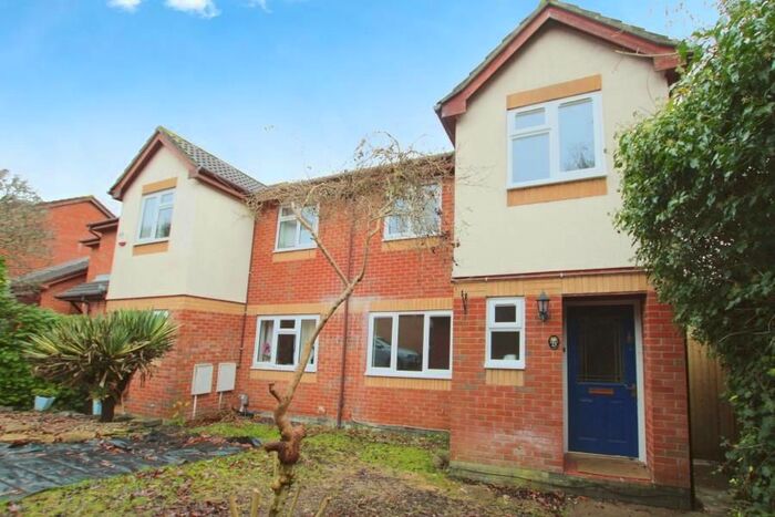 3 Bedroom Semi-Detached House To Rent In Garrett Drive, Bradley Stoke, Bristol, BS32