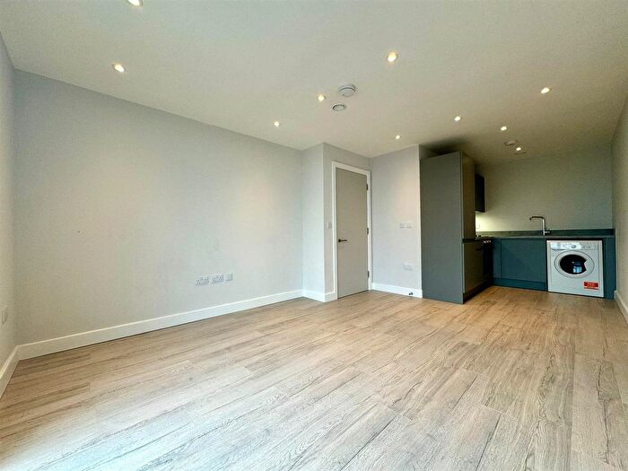 1 Bedroom Flat To Rent In Oldfield Rd, Salford, M5