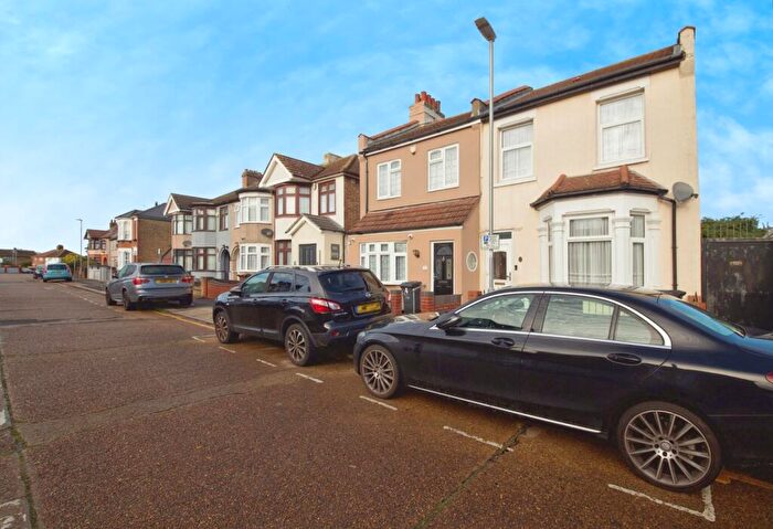 3 Bedroom Semi Detached House For Sale In Alexandra Road, Chadwell Heath, Romford, RM6