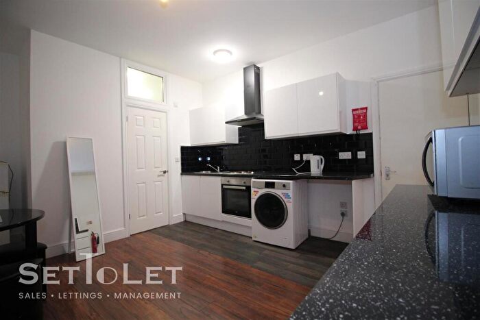 4 Bedroom Flat To Rent In Brazil Street, Leicester, LE2