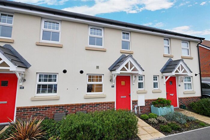 2 Bedroom Semi-detached House To Rent In Chestnut Drive, Didcot, OX11