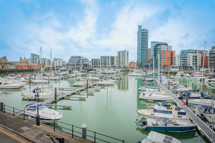 3 Bedroom Town House To Rent In Moorhead Court, Channel Way, Ocean Village, Southampton, SO14