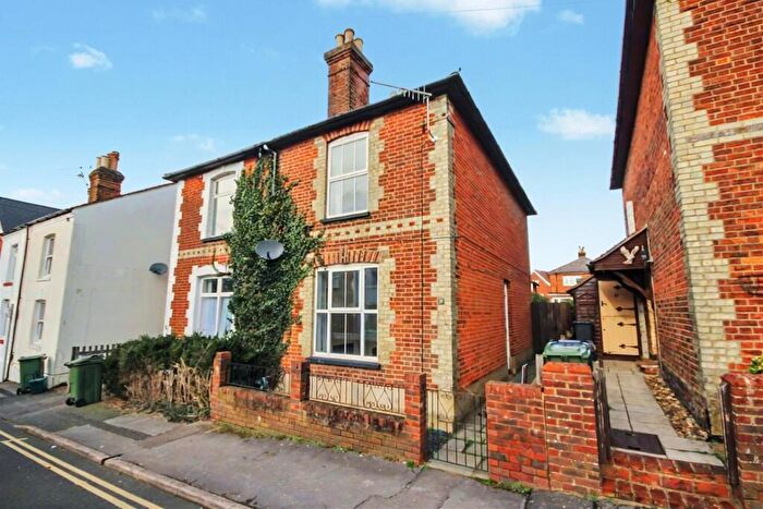 2 Bedroom House To Rent In Queens Road, Guildford, GU1