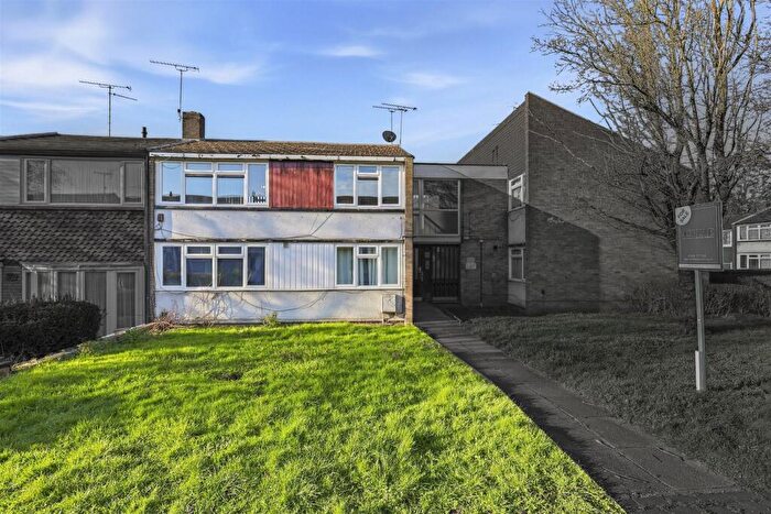 1 Bedroom Flat For Sale In Mynchens, Basildon, SS15