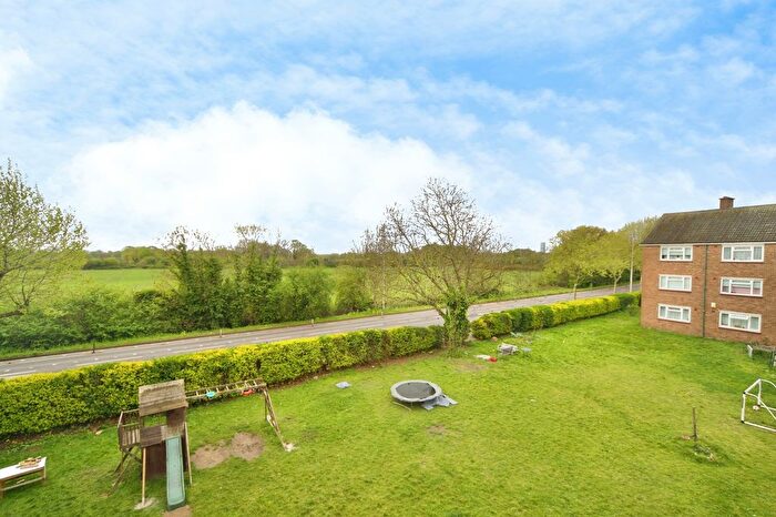 2 Bedroom Flat For Sale In Brading Crescent, London, E11