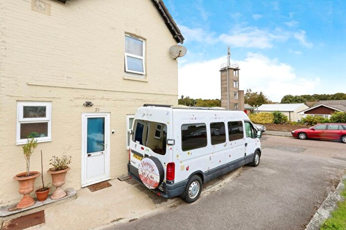 1 Bedroom Flat For Sale In Carters Avenue, Poole, Dorset, BH15