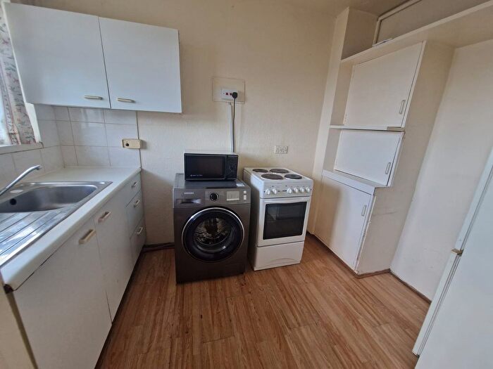 1 Bedroom Flat To Rent In Capworth Street, Leyton, E10