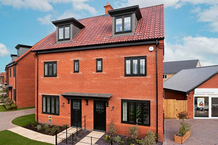 3 Bedroom End Of Terrace House For Sale In Catchpin Street, Buckingham, MK18