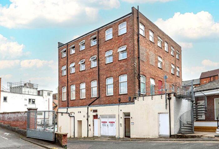 2 Bedroom Flat For Sale In Avenue Lane, Town Centre, BH2