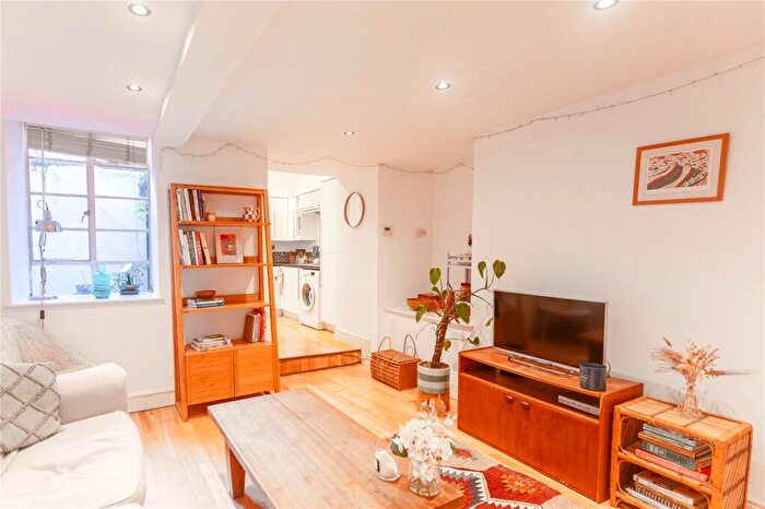 2 Bedroom Apartment To Rent In Albermarle Row, Clifton, Bristol, BS8