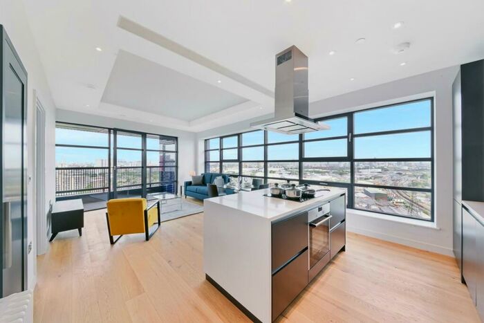 2 Bedroom Apartment To Rent In Bridgewater House, London City Island, London, E14