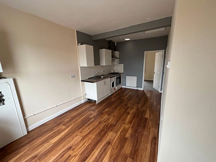 2 Bedroom Flat To Rent In Beatrice Road, Leicester, LE3