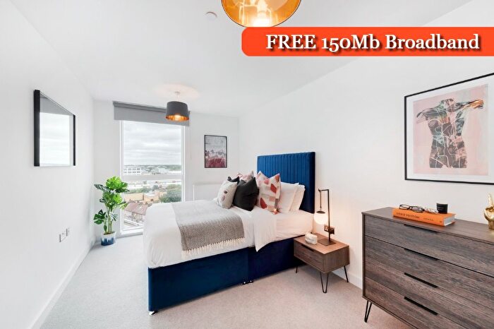 2 Bedroom Flat To Rent In Stylus Place, Hayes, UB3