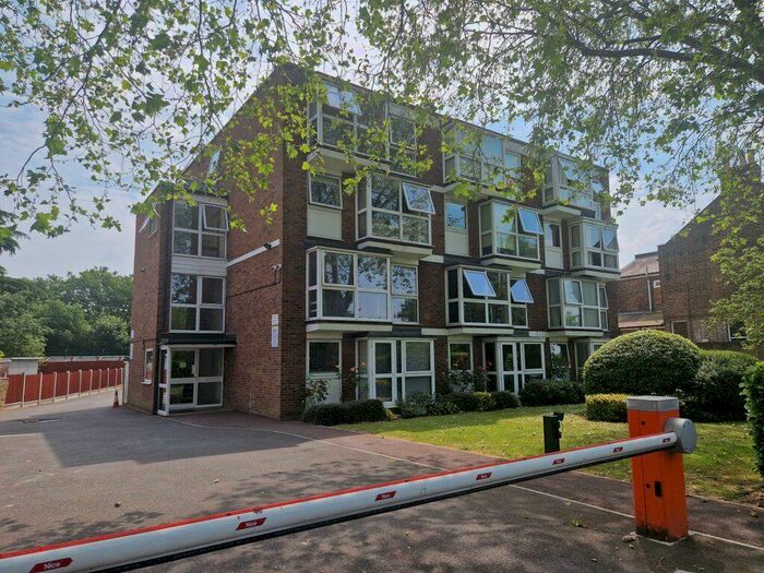 2 Bedroom Flat To Rent In Wanstead, E11