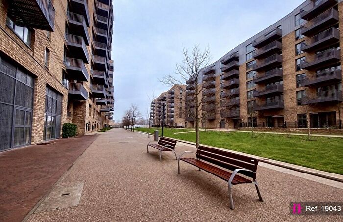 1 Bedroom Apartment For Sale In Waterline Way, London, SE8