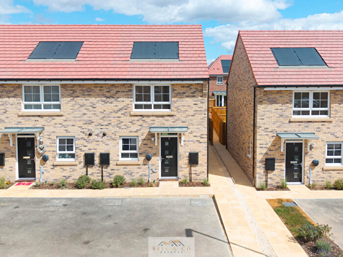3 Bedroom Town House For Sale In Marmalade Lane, Staveley, Chesterfield, S43