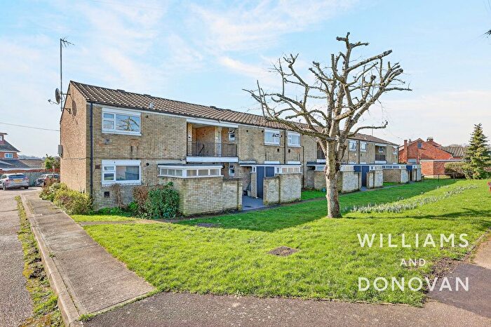 1 Bedroom Flat For Sale In Common Lane, Thundersley, SS7