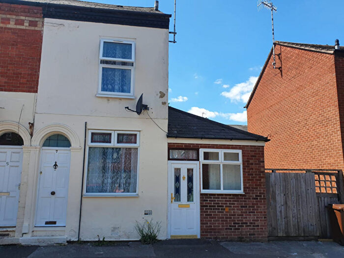 3 Bedroom Terraced House To Rent In Beresford Street, NG7