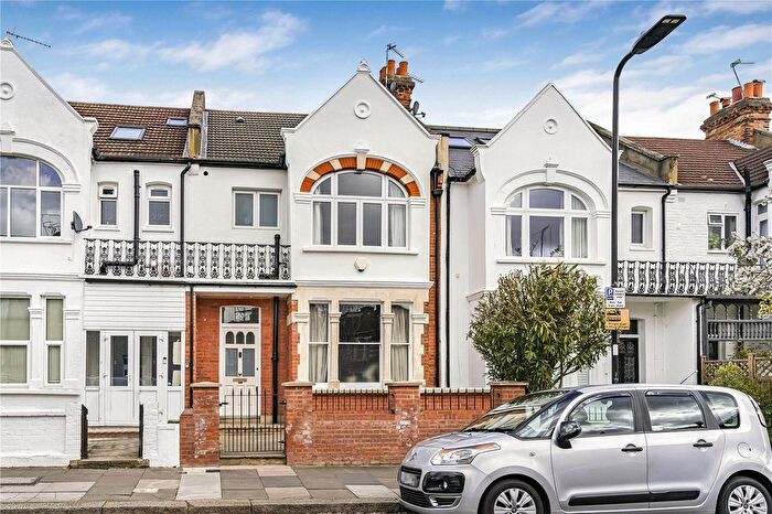 3 Bedroom Terraced House For Sale In Drayton Road, London, W13