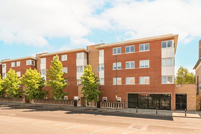 2 Bedroom Flat For Sale In Kingston Road, Wimbledon, SW20