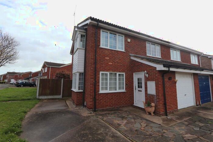3 Bedroom Semi-Detached House To Rent In Aylesbeare, Shoeburyness, SS3