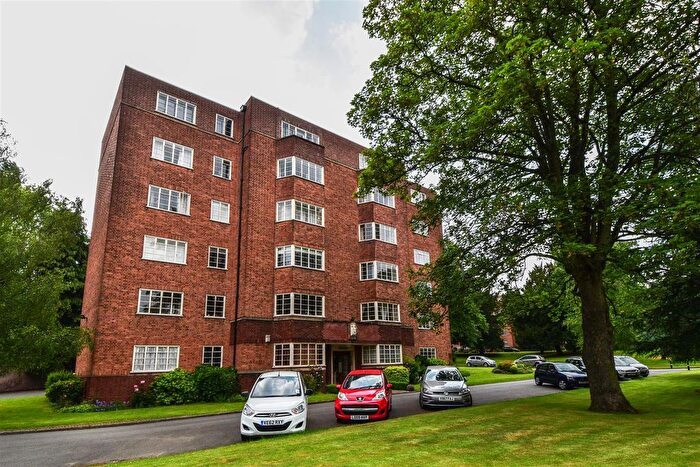 3 Bedroom Flat To Rent In Viceroy Close, Edgbaston, Birmingham, West Midlands, B5