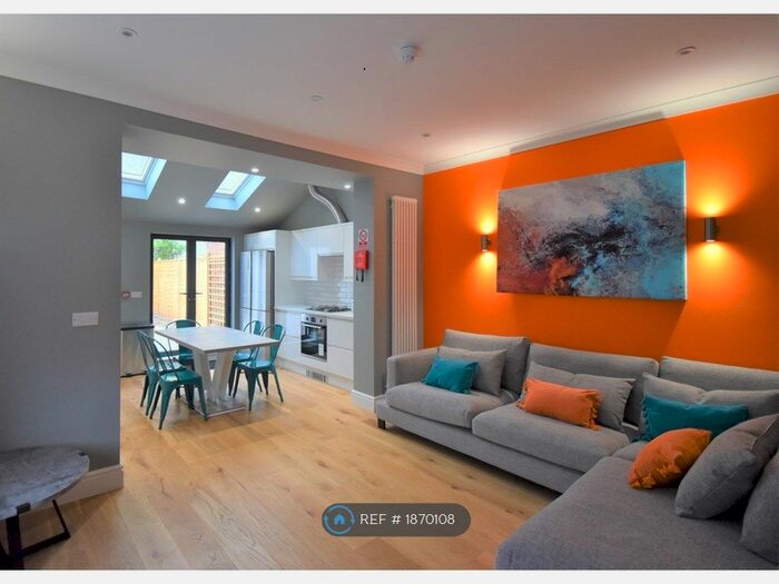 5 Bedroom Terraced House To Rent In Highgrove Street, Reading, RG1
