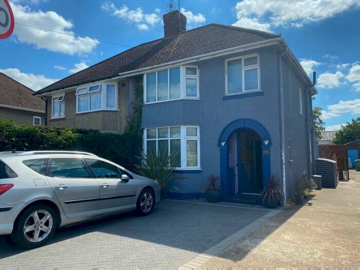 3 Bedroom Semi-Detached House To Rent In St. Lukes Road, Oxford, OX4