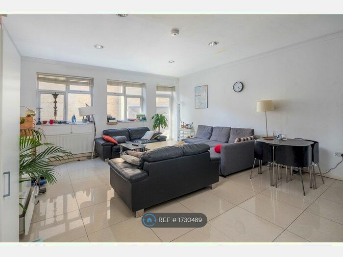 3 Bedroom Flat To Rent In Whitechapel Road, London, E1