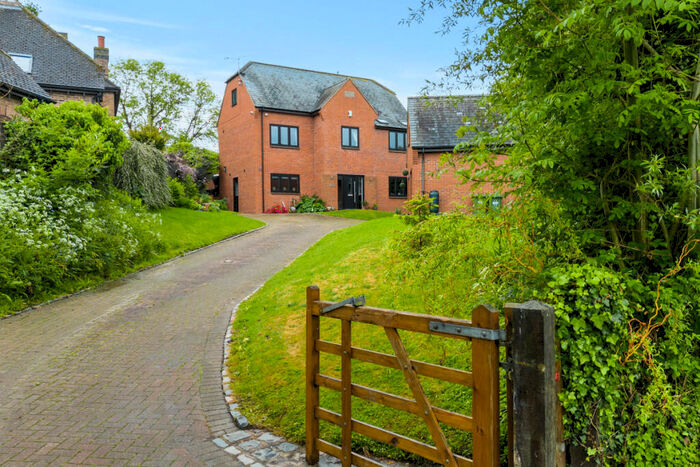 6 Bedroom Detached House For Sale In Vicarage Road, Flecknoe, CV23