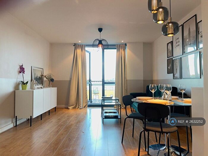 1 Bedroom Flat To Rent In Forge Square, London, E14
