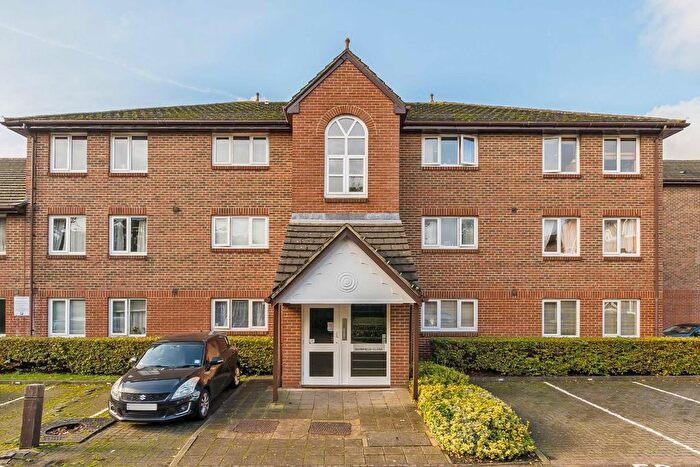 1 Bedroom Flat To Rent In Barnfield Close, London, SW17