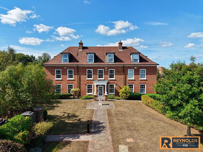 2 Bedroom Flat For Sale In Bancroft Lane, Kings Hill, West Malling, ME19