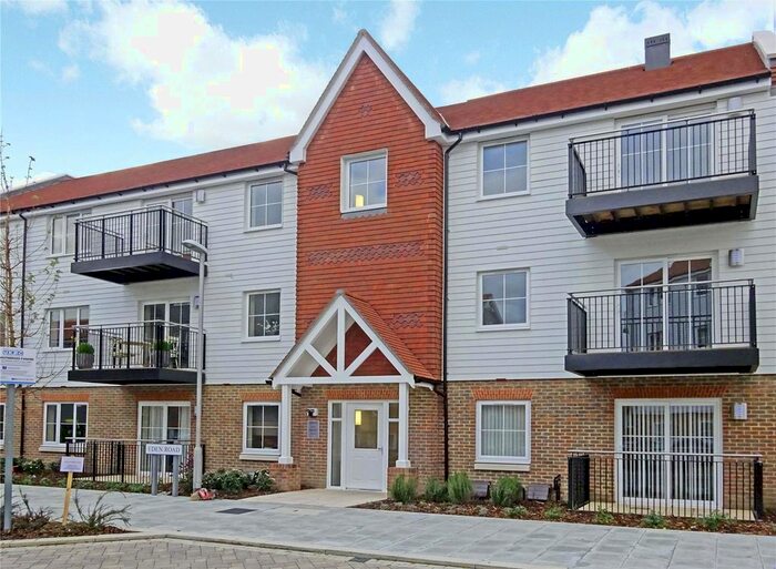 2 Bedroom Flat To Rent In Redlands Court, Eden Road, Dunton Green, Kent, TN14