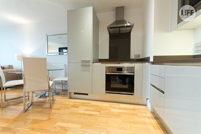 1 Bedroom Flat To Rent In The Crescent, Seager Place, London, SE8