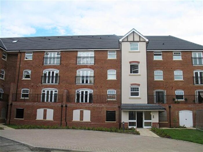 2 Bedroom Apartment To Rent In Northgate, RH10
