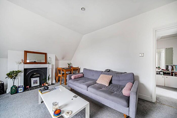 1 Bedroom Flat To Rent In Bedford Hill, Balham, London, SW12
