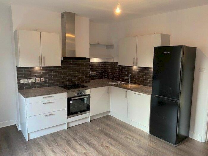 2 Bedroom Flat To Rent In South Street, Reading, RG1