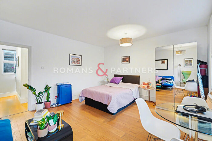 Studio For Sale In Gloucester Place, Marylebone, NW1