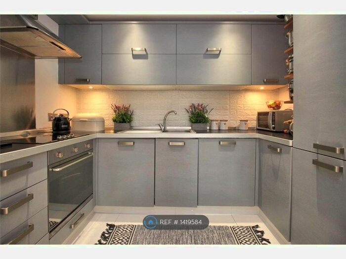 1 Bedroom Flat To Rent In Metro Apartments, Woking, GU21