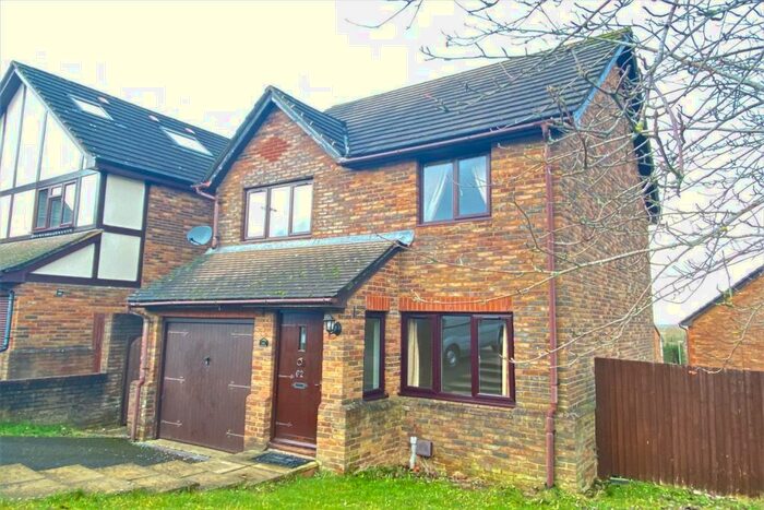3 Bedroom Detached House To Rent In Heritage Park, Basingstoke, RG22