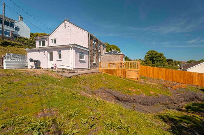 3 Bedroom Semi-Detached House To Rent In Neath, SA10