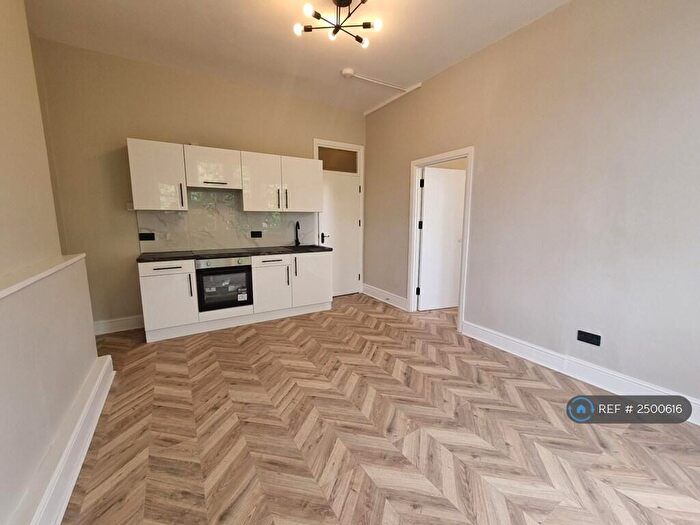 2 Bedroom Flat To Rent In Harvist Road, London, NW6