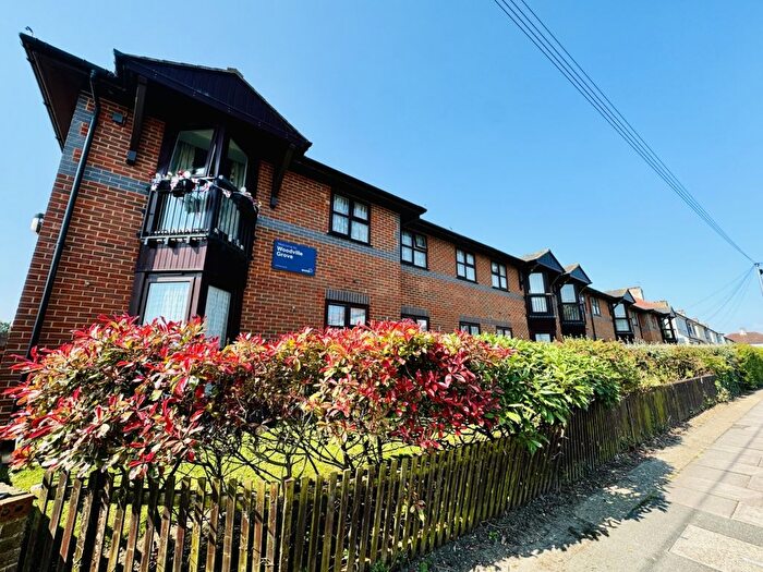 1 Bedroom Flat For Sale In Woodville Grove, Welling, Kent, DA16