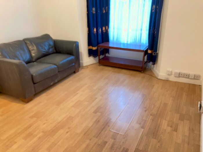 4 Bedroom Terraced House To Rent In Off Askew Road Area, Shepherds Bush, W12